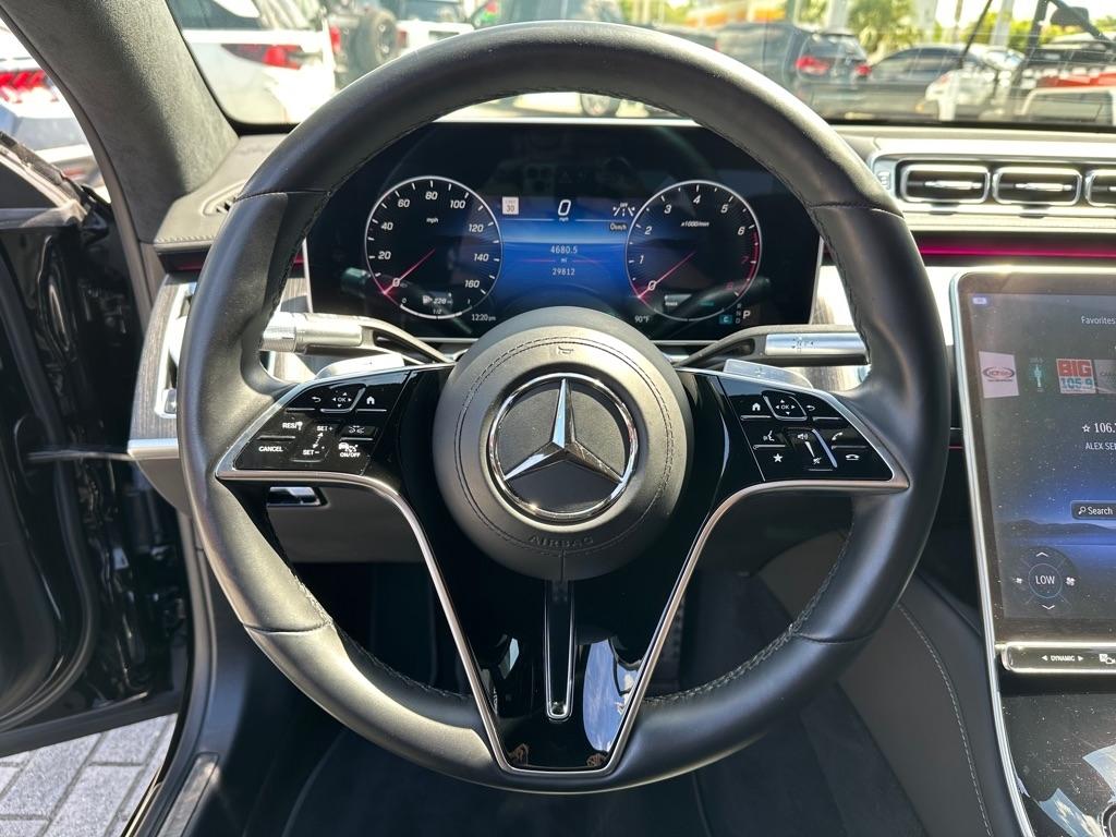 Mercedes-Benz S-Class photo 16