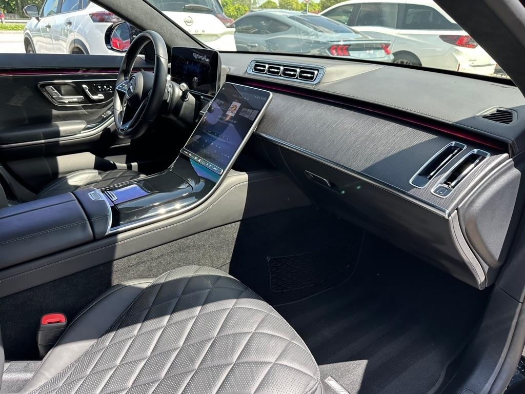 Mercedes-Benz S-Class photo 25