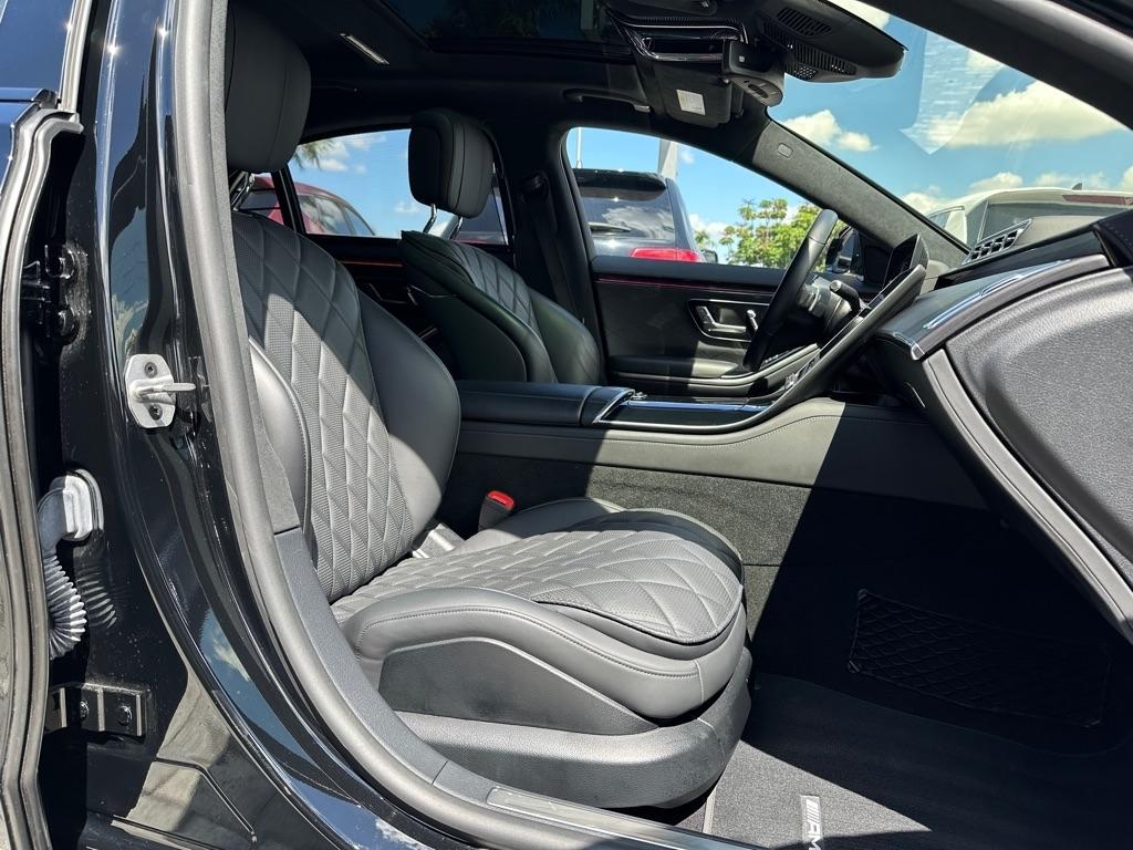 Mercedes-Benz S-Class photo 26
