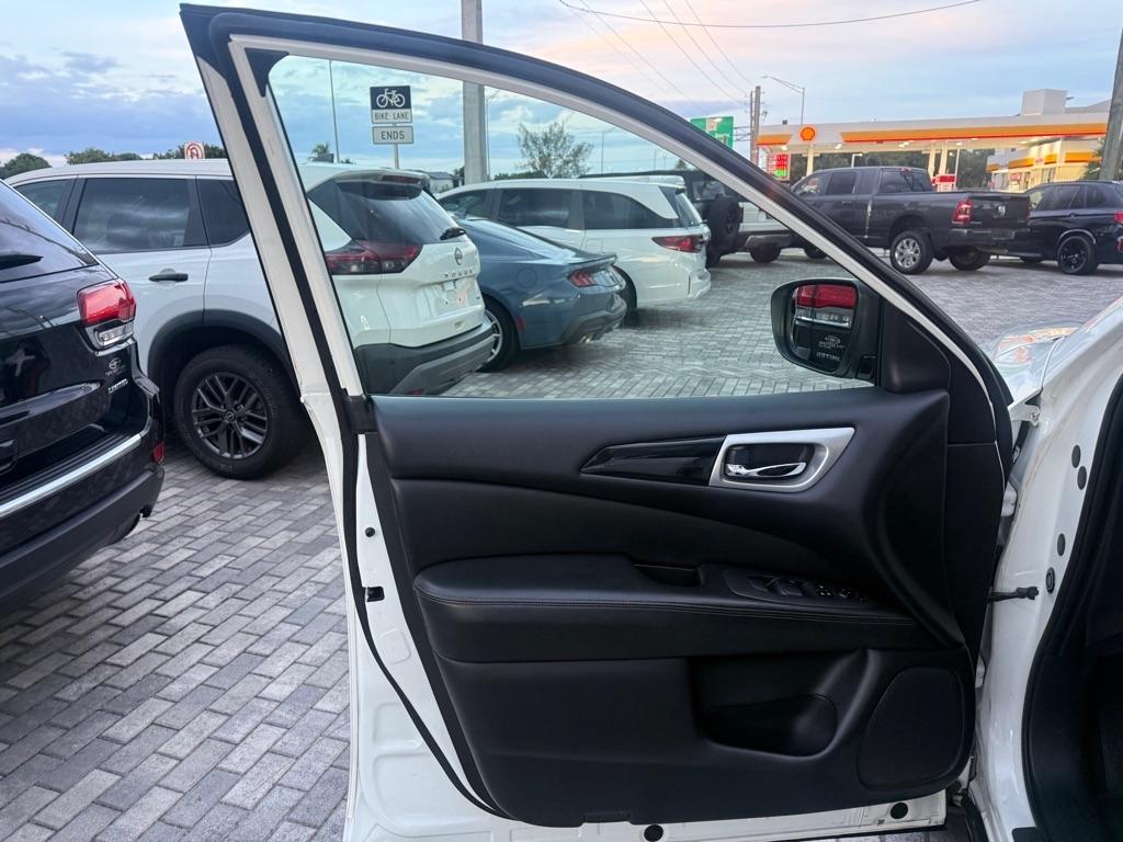 Nissan Pathfinder FWD S 2019