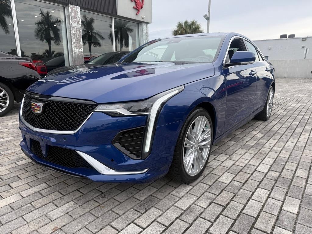 Cadillac CT4 4dr Sdn Luxury 2023