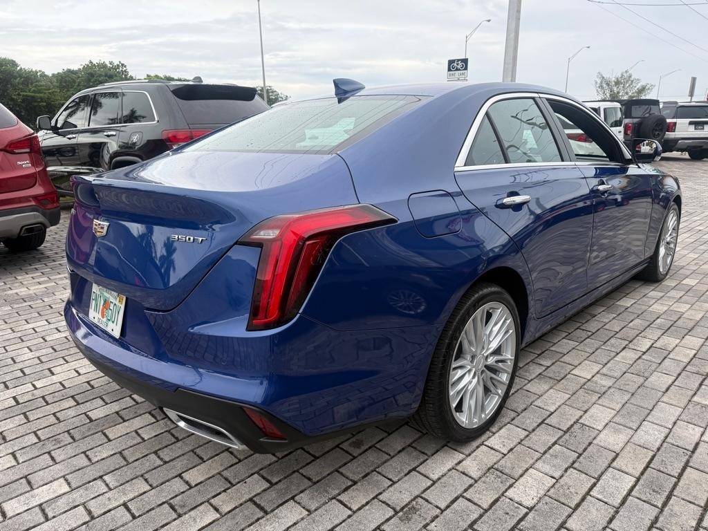 Cadillac CT4 4dr Sdn Luxury 2023
