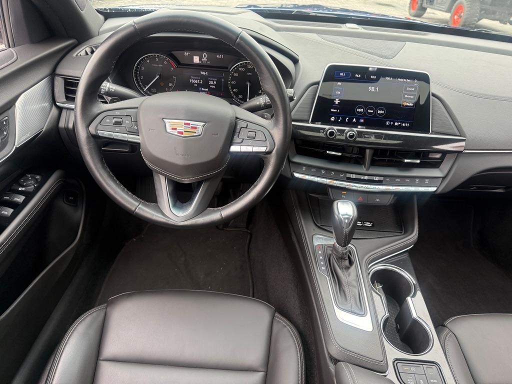 Cadillac CT4 4dr Sdn Luxury 2023