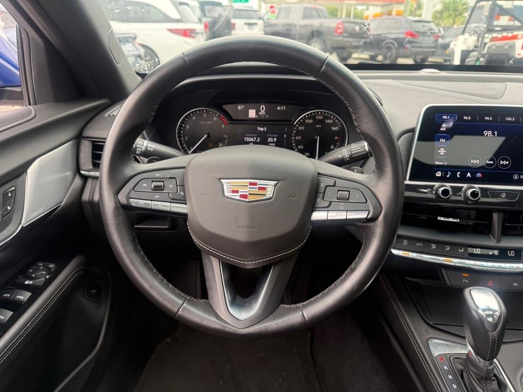 Cadillac CT4 4dr Sdn Luxury 2023