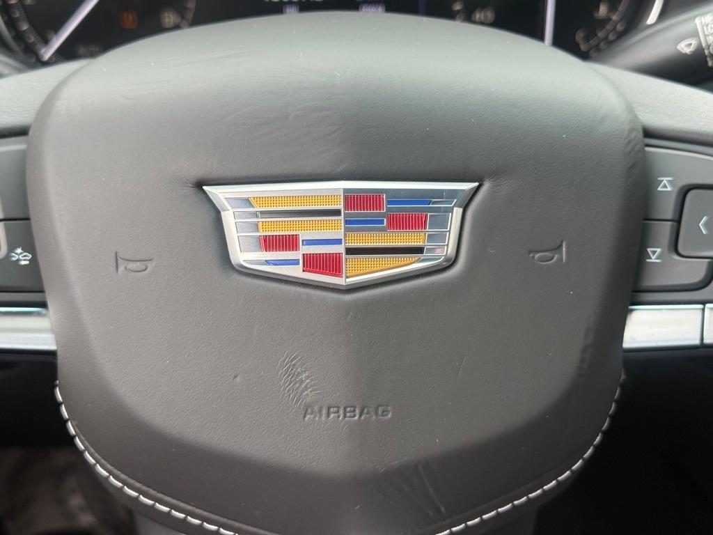 Cadillac CT4 4dr Sdn Luxury 2023