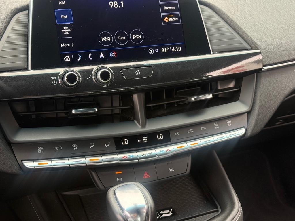Cadillac CT4 4dr Sdn Luxury 2023