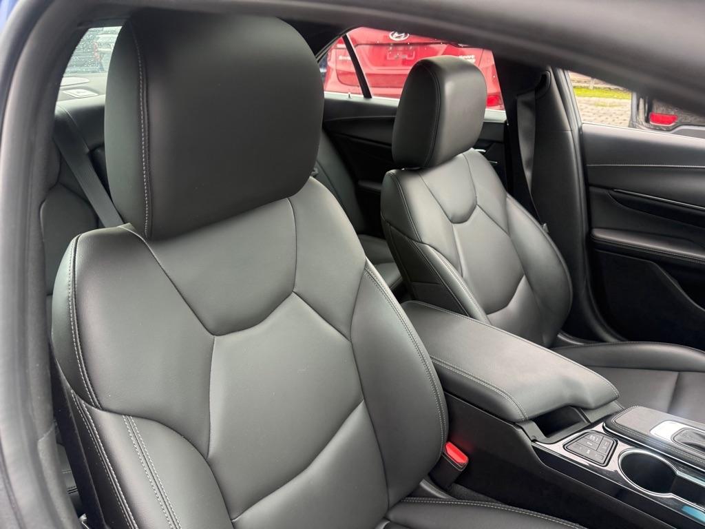Cadillac CT4 4dr Sdn Luxury 2023
