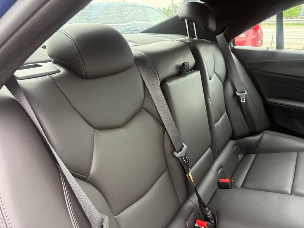 Cadillac CT4 4dr Sdn Luxury 2023