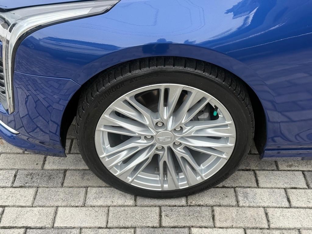 Cadillac CT4 4dr Sdn Luxury 2023