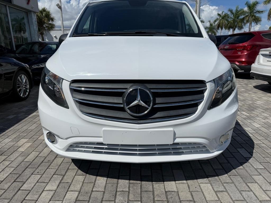Mercedes-Benz Metris Cargo Van Standard Roof 135" Wheelbase 2022