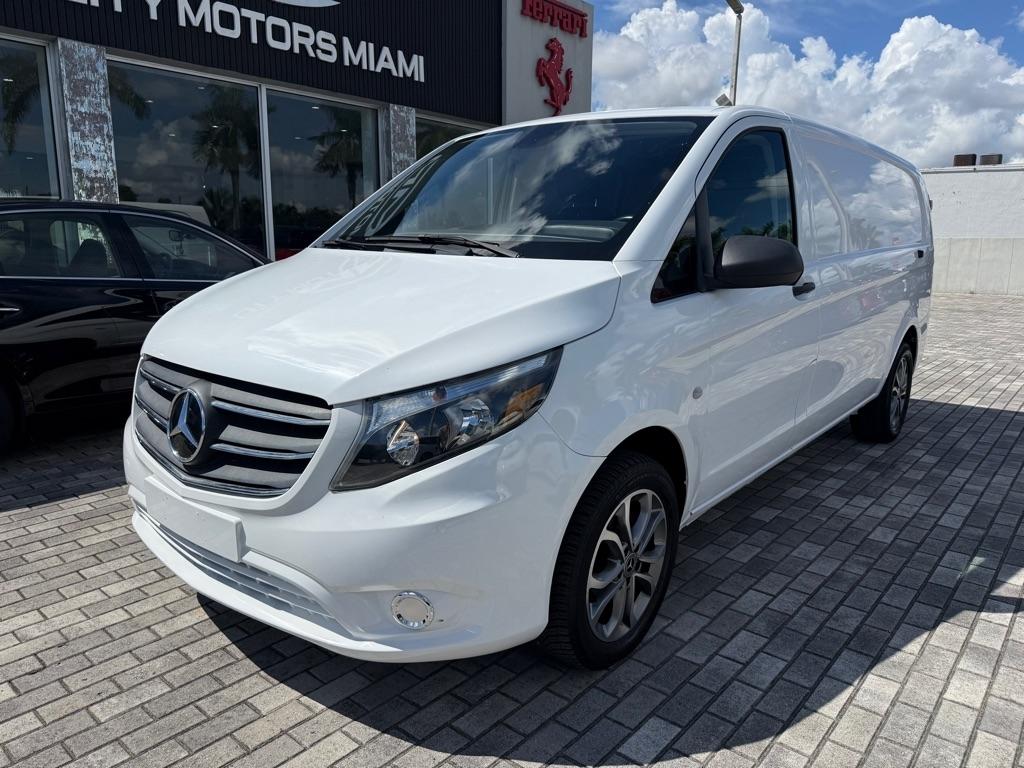 Mercedes-Benz Metris Cargo Van Standard Roof 135" Wheelbase 2022