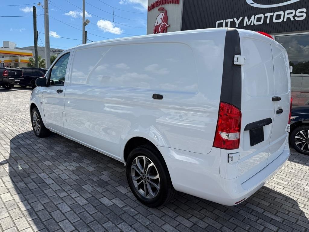 Mercedes-Benz Metris Cargo Van Standard Roof 135" Wheelbase 2022