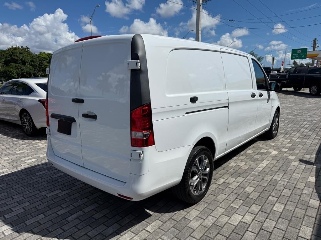 Mercedes-Benz Metris Cargo Van Standard Roof 135" Wheelbase 2022