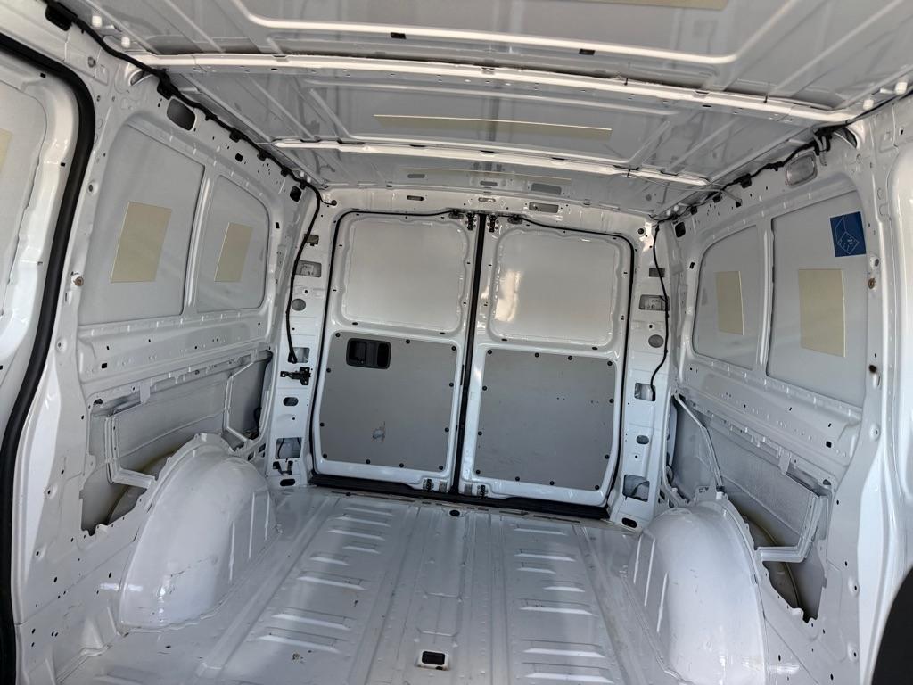 Mercedes-Benz Metris Cargo Van Standard Roof 135" Wheelbase 2022