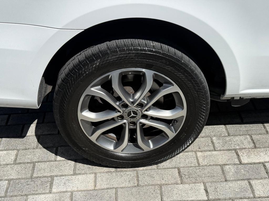 Mercedes-Benz Metris Cargo Van Standard Roof 135" Wheelbase 2022