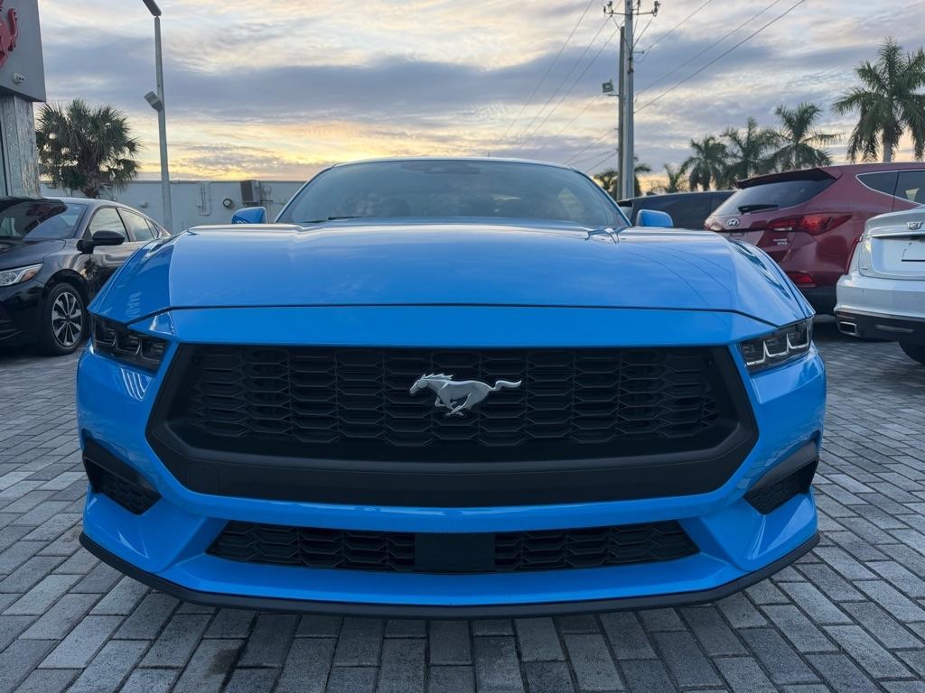 Ford Mustang photo 2