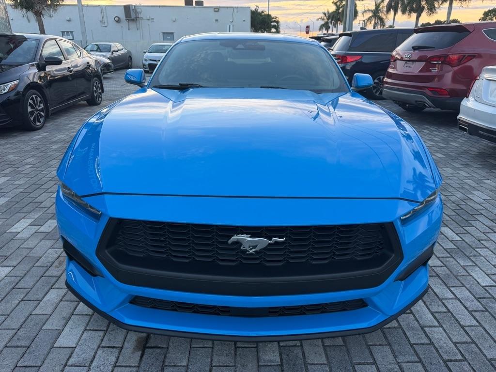 Ford Mustang photo 3