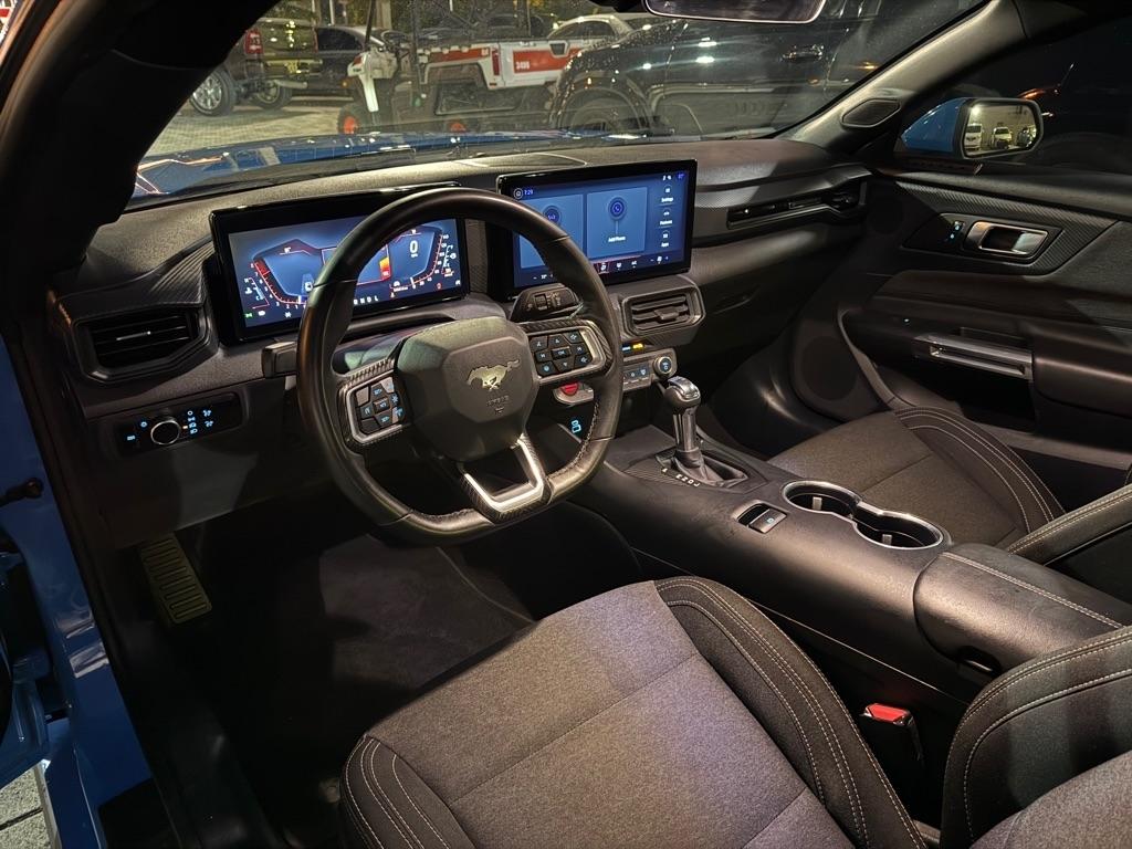 Ford Mustang photo 12