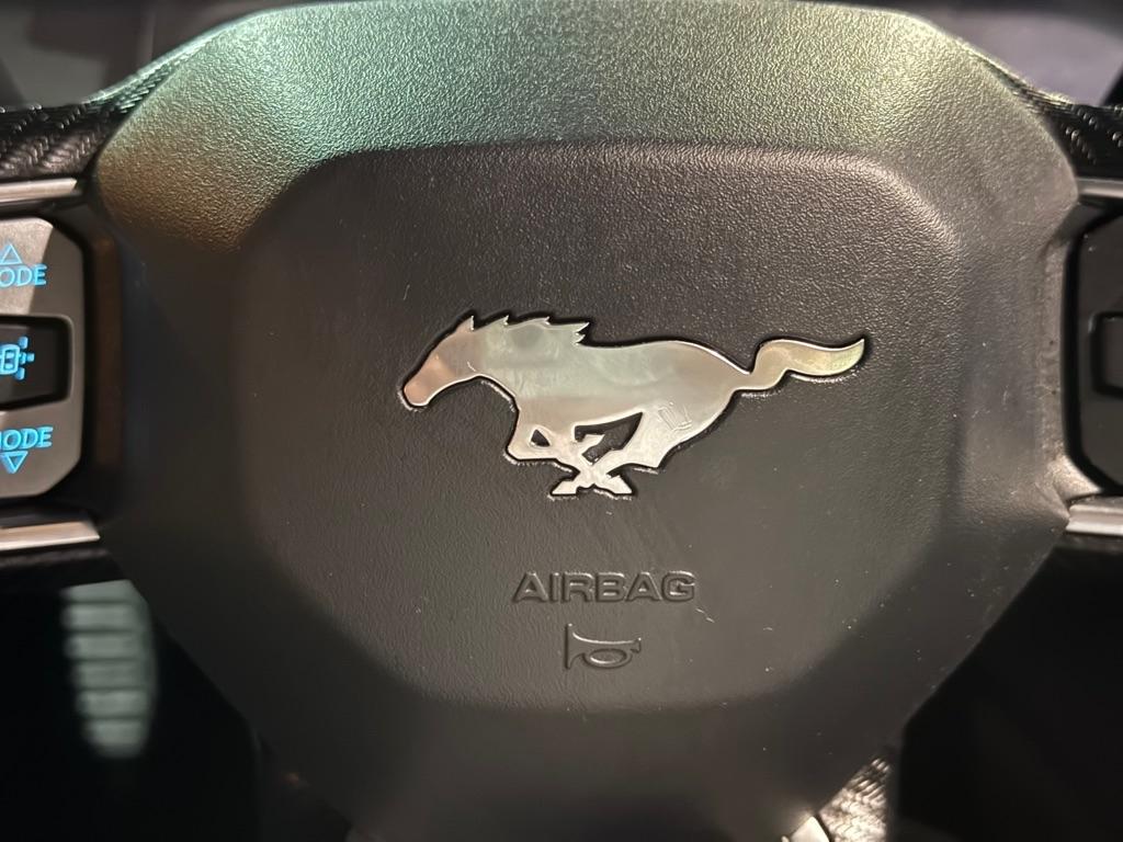 Ford Mustang photo 14