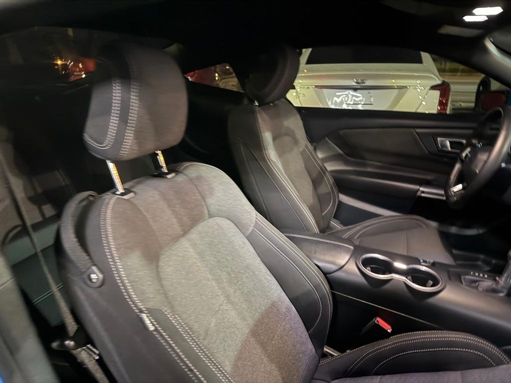 Ford Mustang photo 24