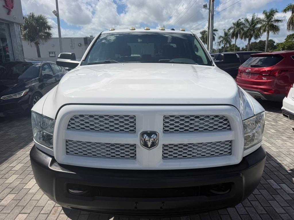 RAM 3500 Tradesman 4x4 Crew Cab 8' Box 2017