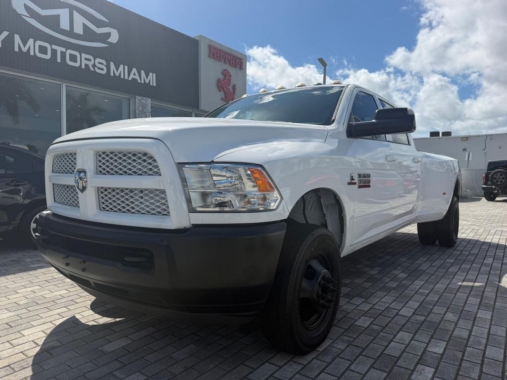 RAM 3500 Tradesman 4x4 Crew Cab 8' Box 2017