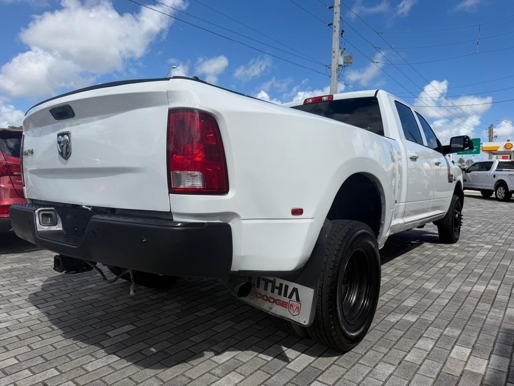 RAM 3500 Tradesman 4x4 Crew Cab 8' Box 2017