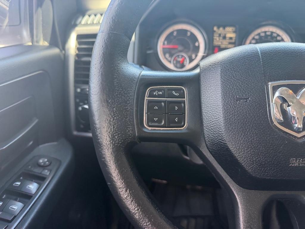 RAM 3500 Tradesman 4x4 Crew Cab 8' Box 2017