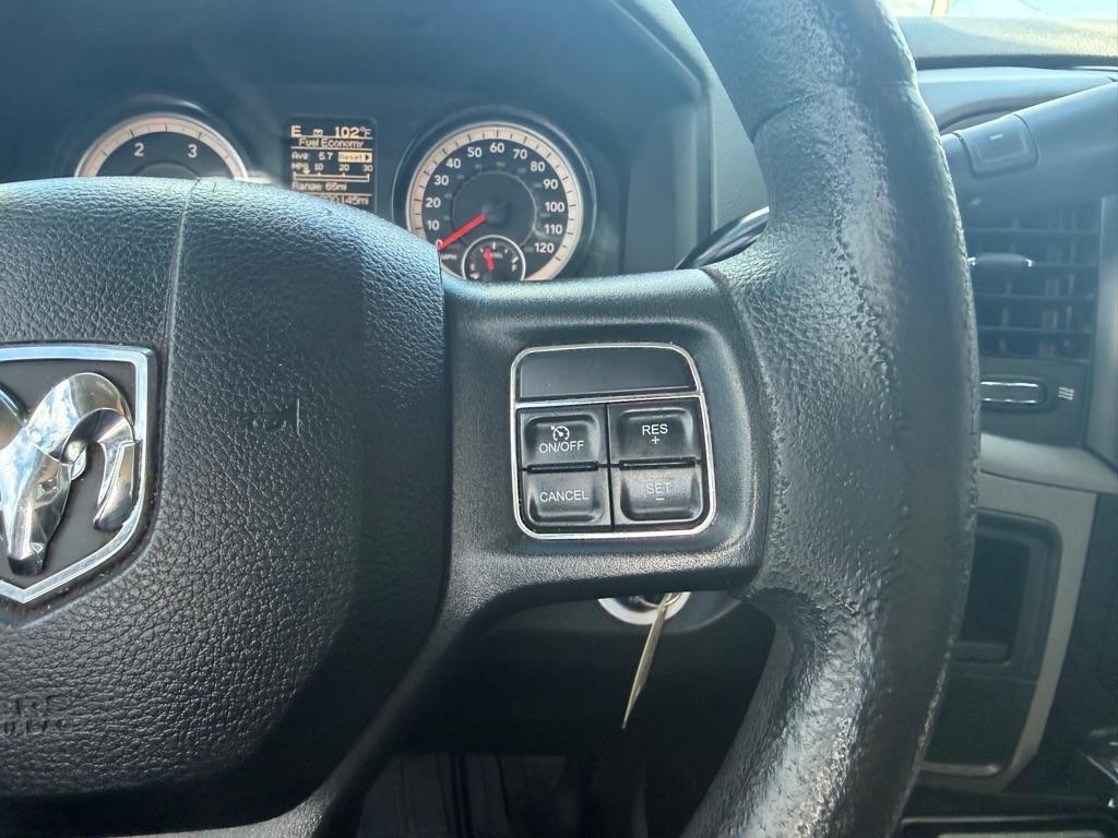 RAM 3500 Tradesman 4x4 Crew Cab 8' Box 2017