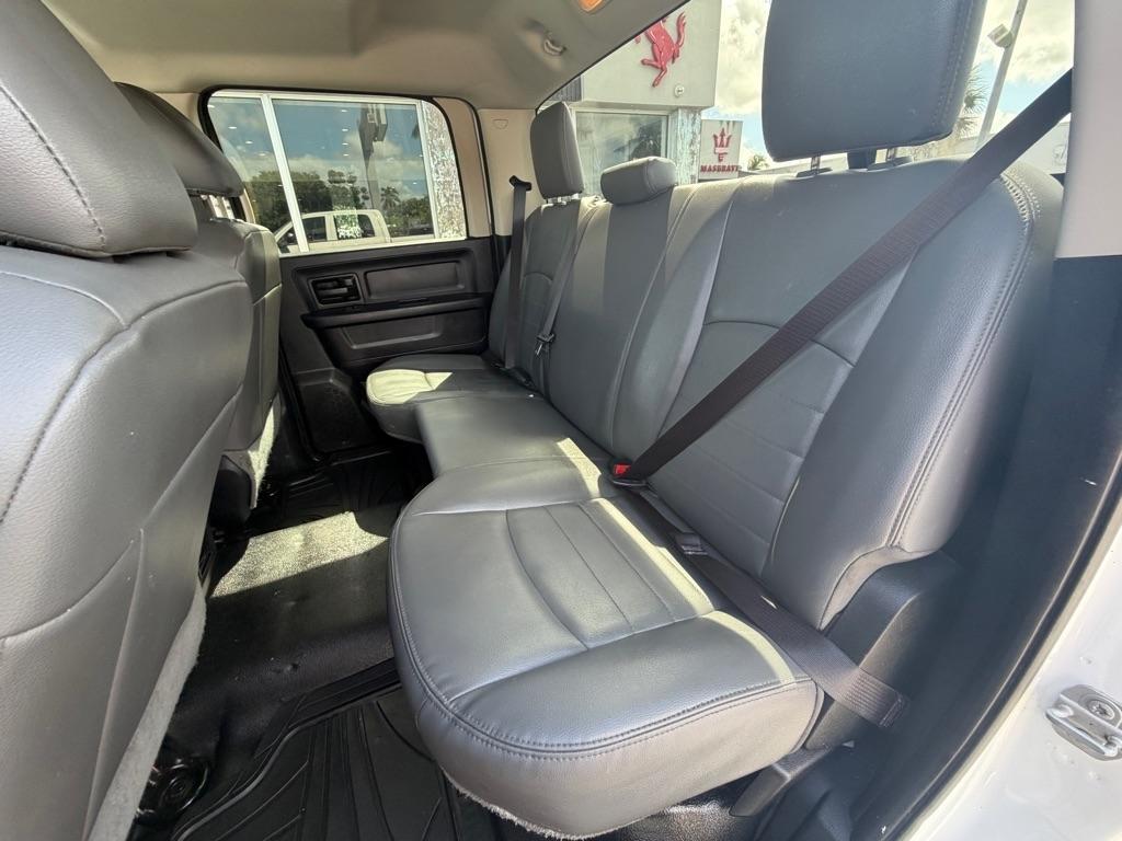 RAM 3500 Tradesman 4x4 Crew Cab 8' Box 2017