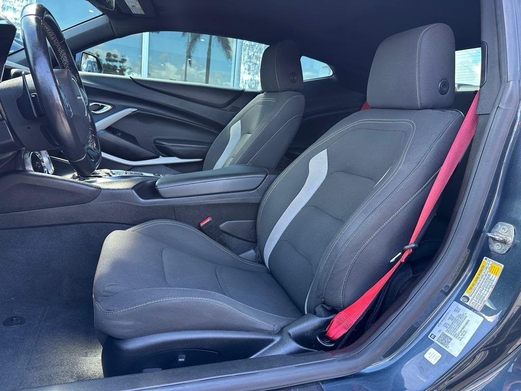 Chevrolet Camaro 2dr Cpe LT1 2021