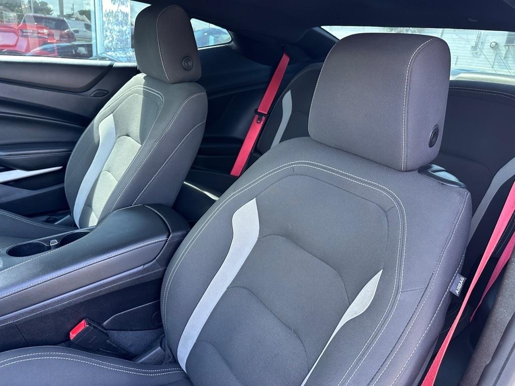 Chevrolet Camaro 2dr Cpe LT1 2021