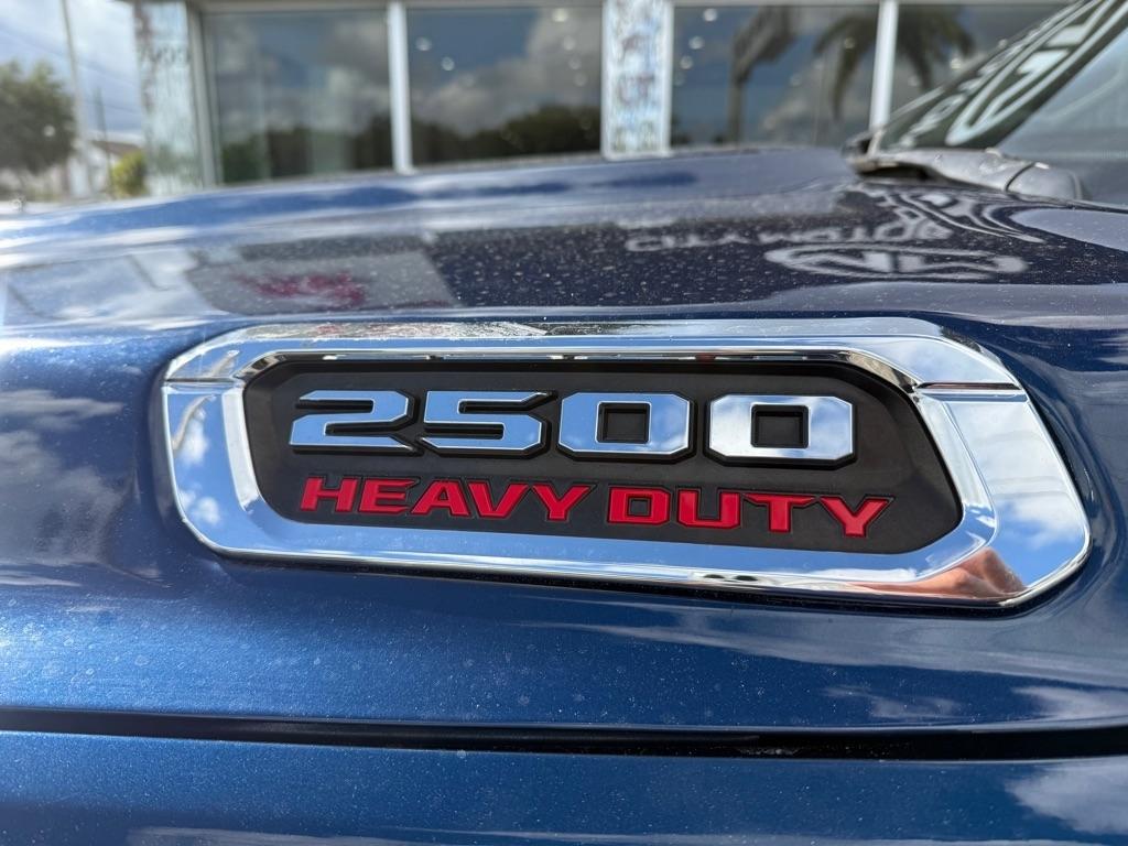 RAM 2500 Laramie 4x4 Crew Cab 6'4" Box 2022