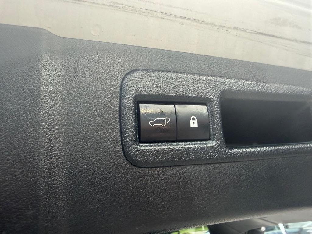 Lexus NX photo 10