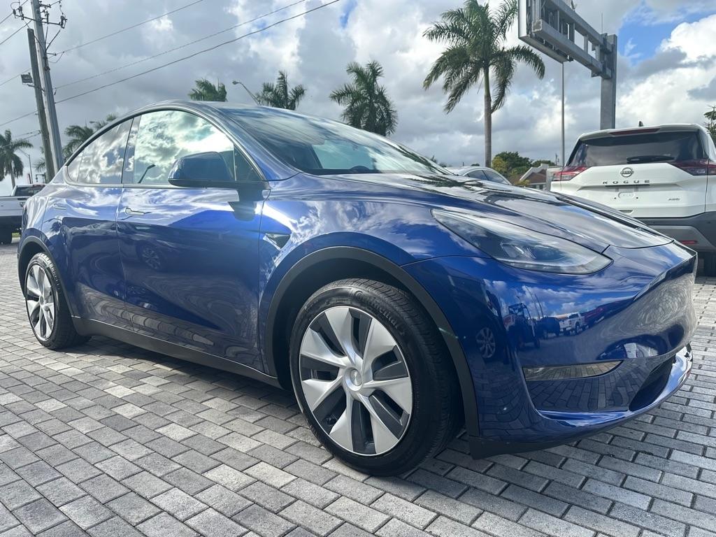 Tesla Model Y RWD *Ltd Avail* 2024