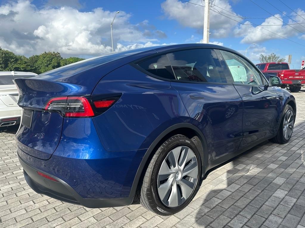 Tesla Model Y RWD *Ltd Avail* 2024