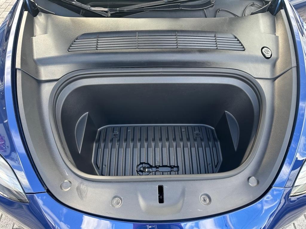 Tesla Model Y RWD *Ltd Avail* 2024