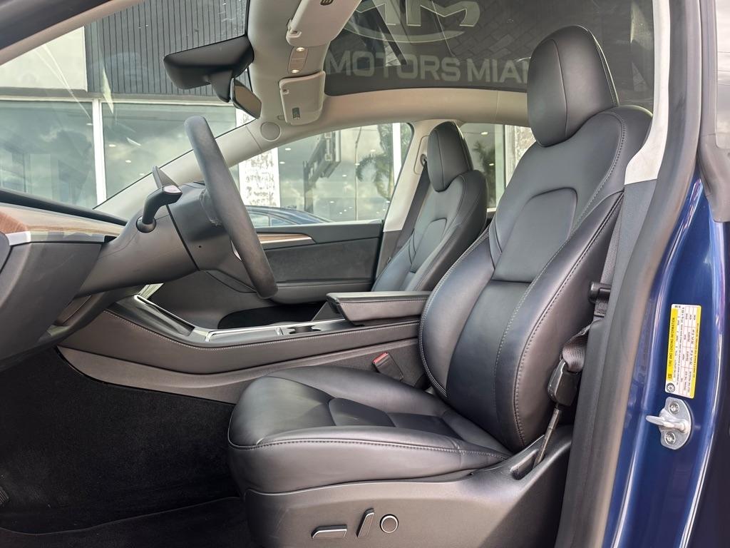 Tesla Model Y RWD *Ltd Avail* 2024