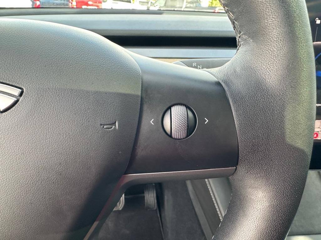 Tesla Model Y RWD *Ltd Avail* 2024
