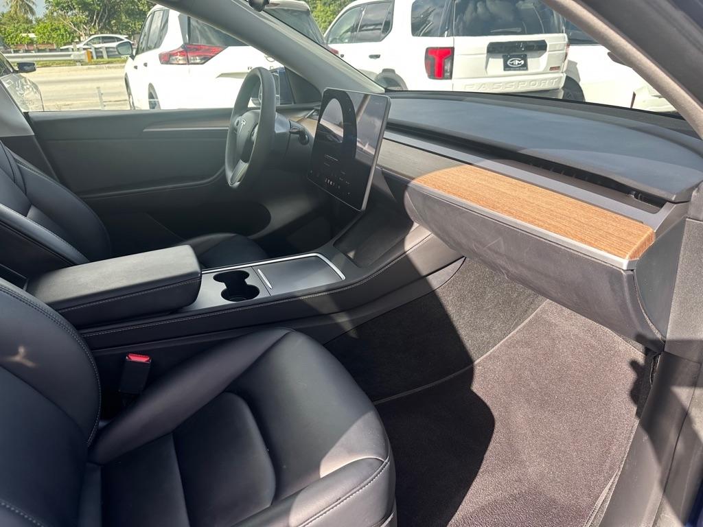 Tesla Model Y RWD *Ltd Avail* 2024