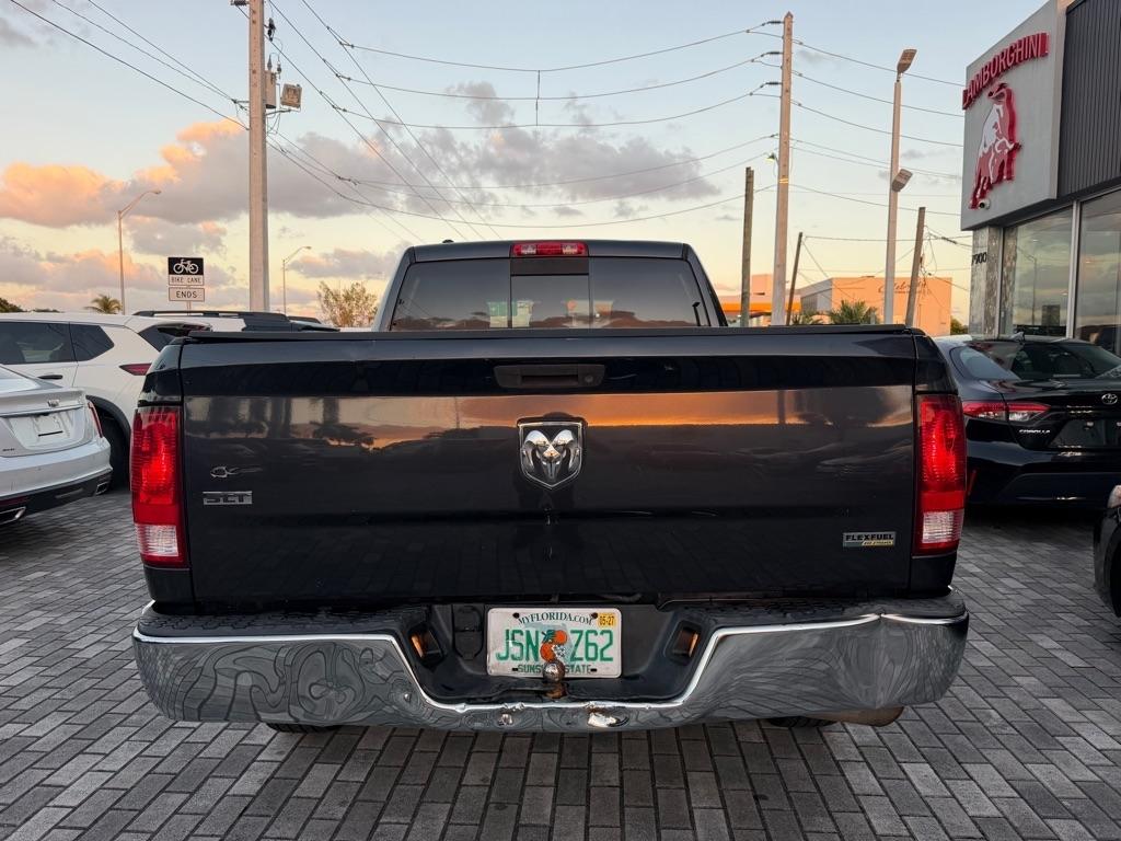 RAM 1500 2WD Quad Cab 140.5" SLT 2015