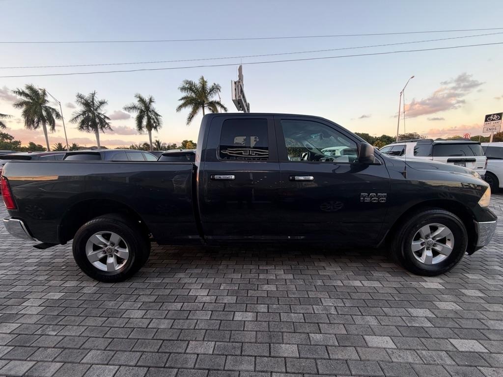 RAM 1500 2WD Quad Cab 140.5" SLT 2015