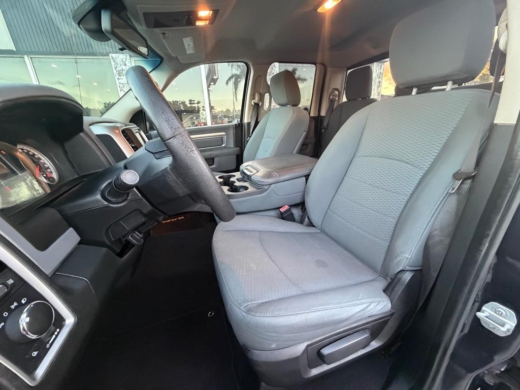 RAM 1500 2WD Quad Cab 140.5" SLT 2015