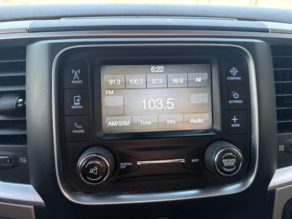 RAM 1500 2WD Quad Cab 140.5" SLT 2015