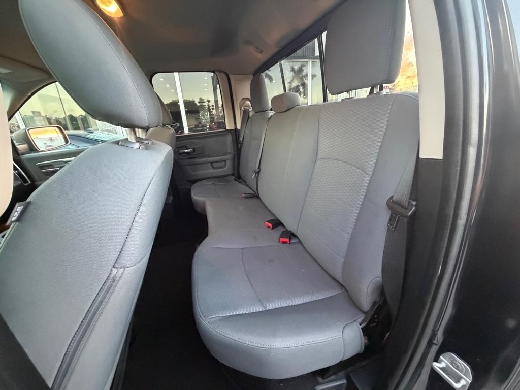 RAM 1500 2WD Quad Cab 140.5" SLT 2015