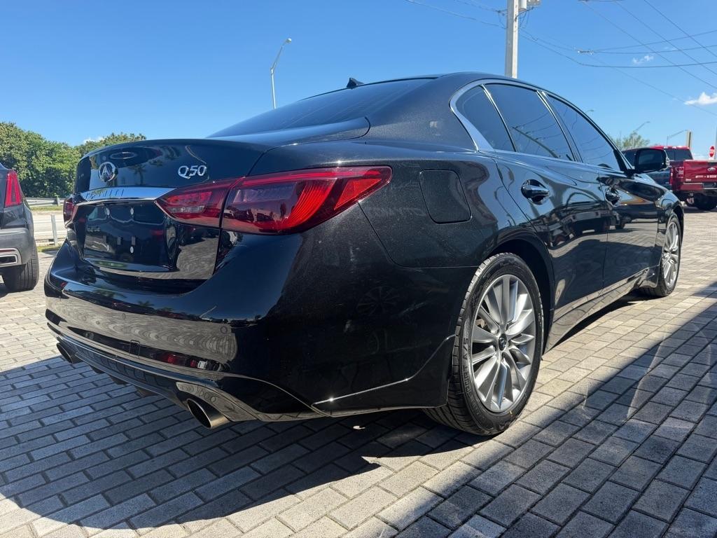 Infiniti Q50 LUXE RWD 2022