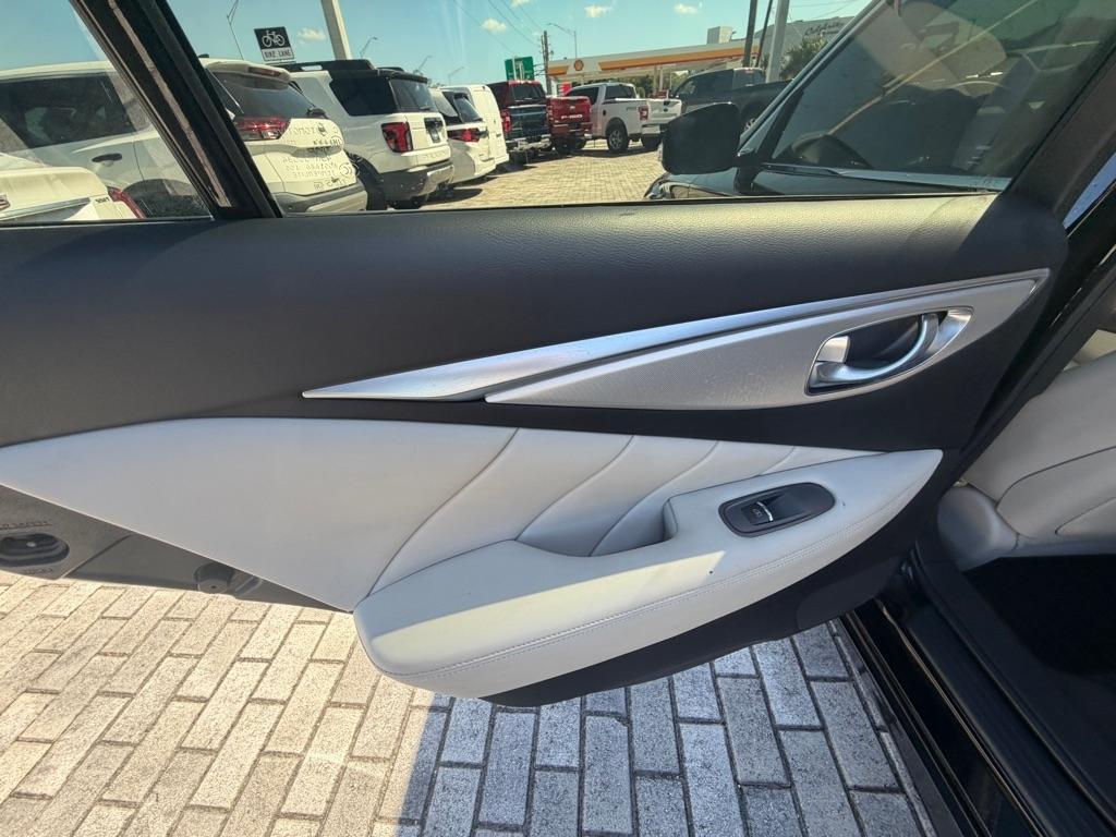 Infiniti Q50 LUXE RWD 2022