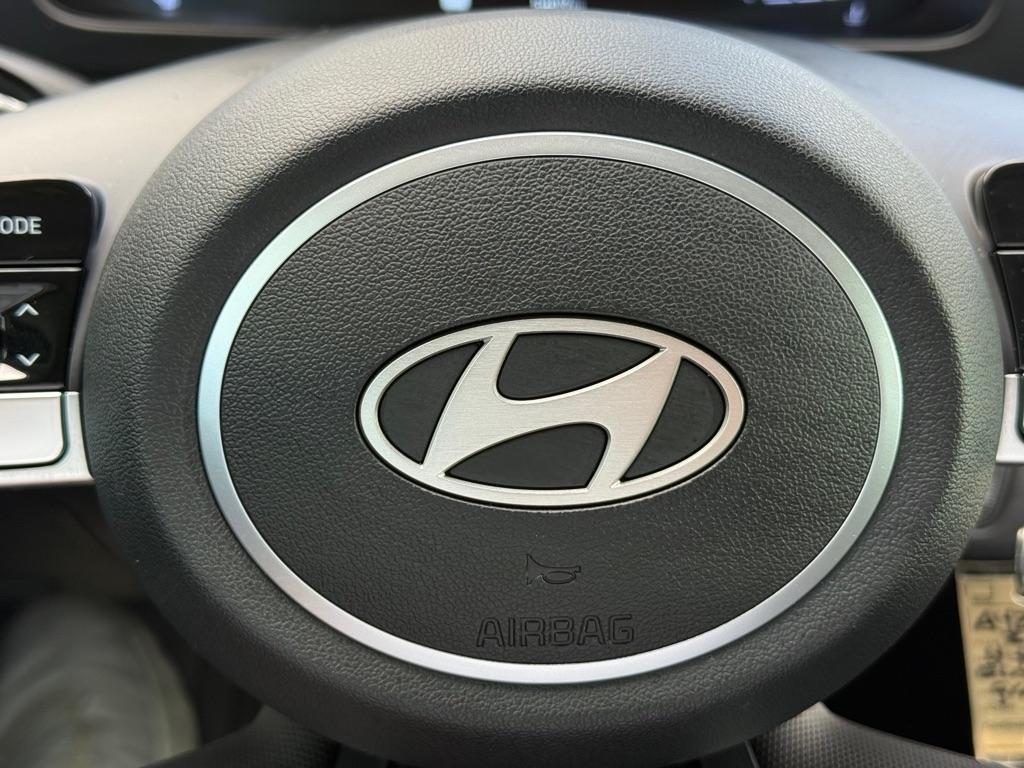 Hyundai Elantra SE Sedan 2026