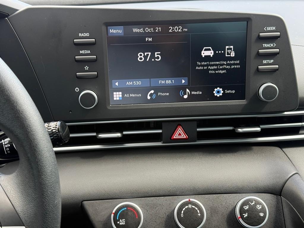 Hyundai Elantra SE Sedan 2026