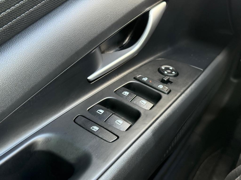 Hyundai Elantra SE Sedan 2026